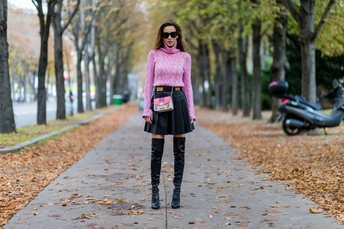 Czarna mini spódniczka stylizacje, które zachwycą każdego i ożywią look