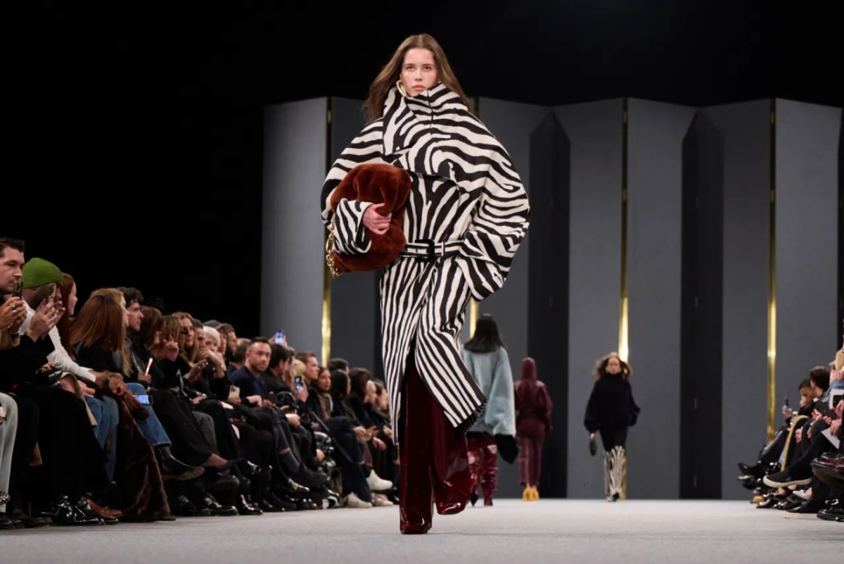 Jakie płaszcze modne tej jesieni? Odkryj najgorętsze trendy!