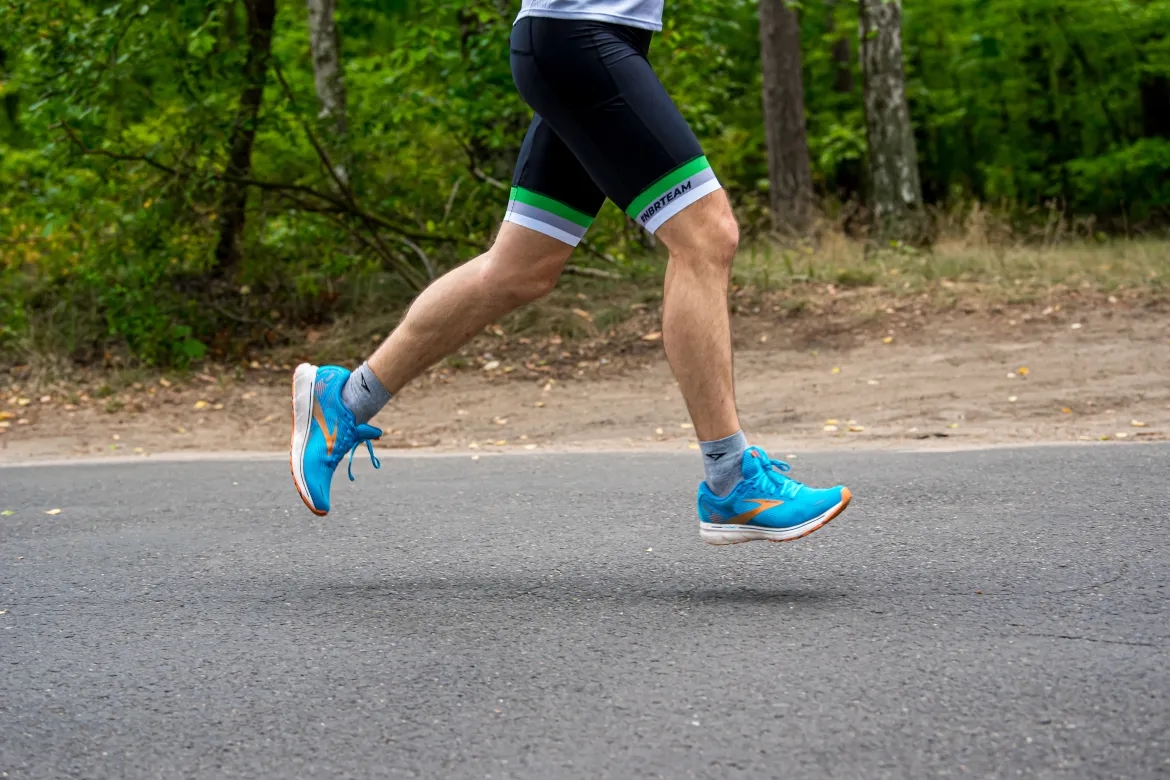 Jakie buty do biegania na początek? Kluczowe wskazówki dla początkujących