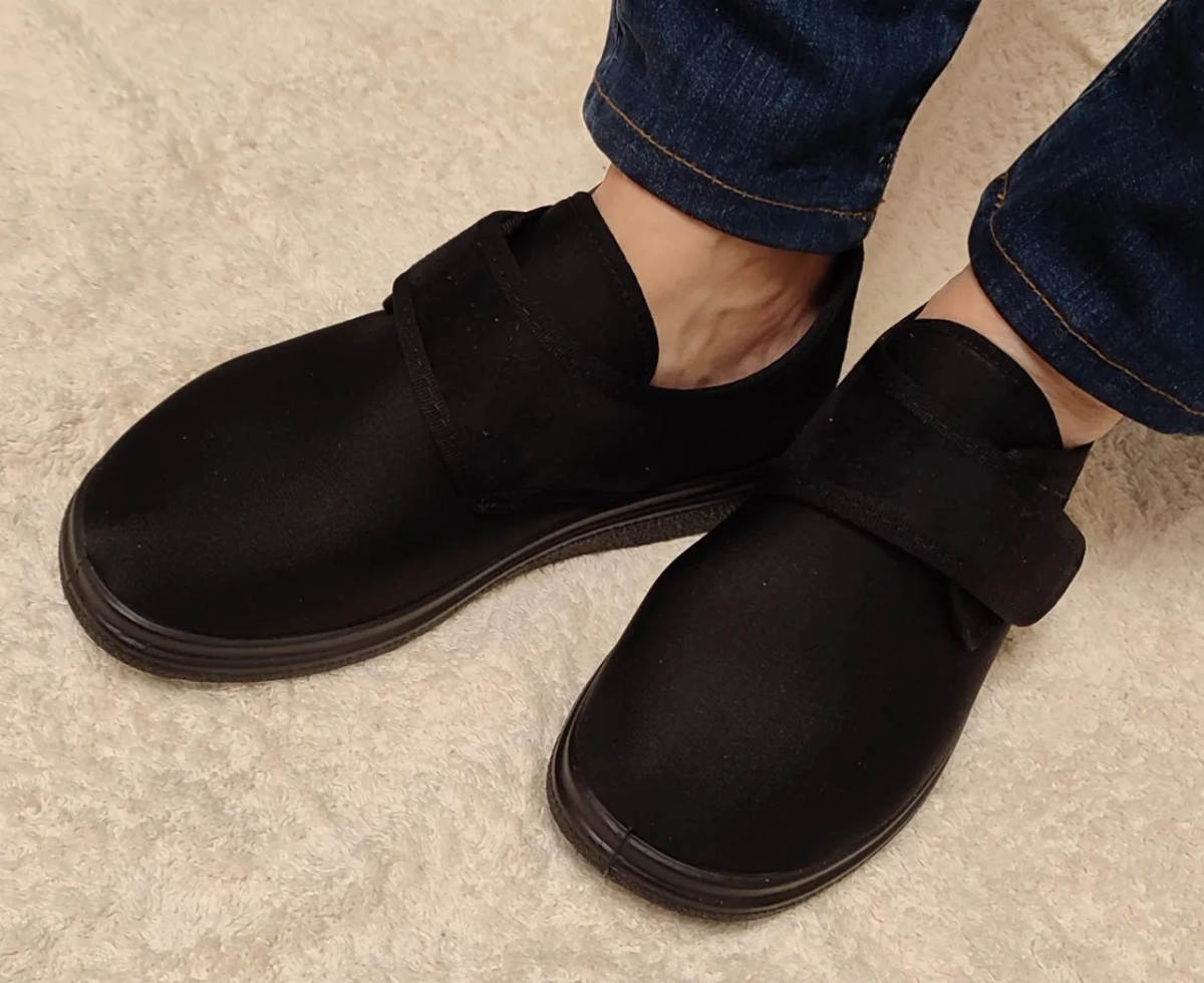 Jakie buty na haluksy wybierać, aby uniknąć bólu i czuć komfort?